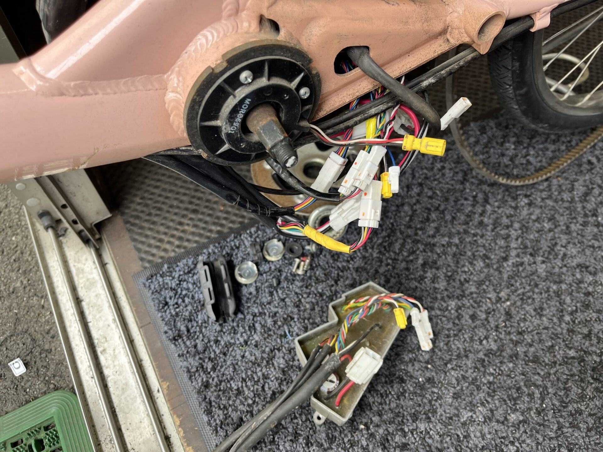 投稿についてもっと詳しく 今日は電気屋？